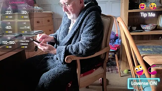 Adamdaddybear online show from 09-24-25, 07:26