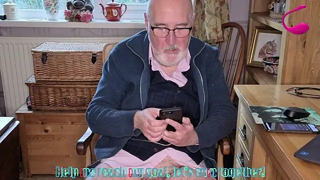 Adamdaddybear online show from 02-10-26, 02:38