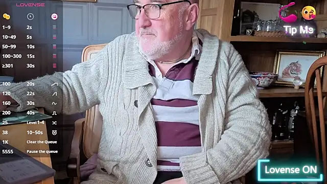 Adamdaddybear online show from 10-25-25, 12:50