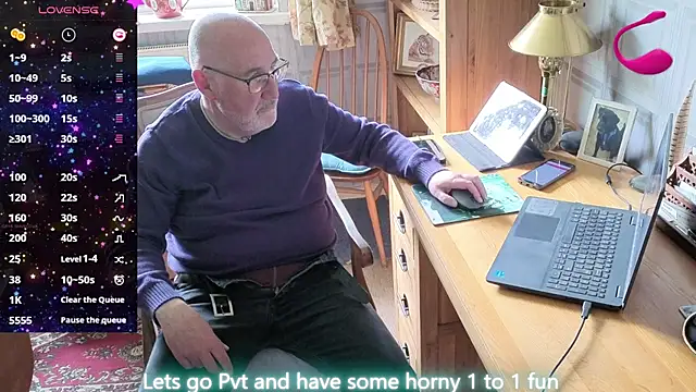 Adamdaddybear online show from 05-07-26, 01:36
