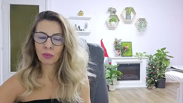 SukyGirl online show from 11-28-25, 09:20