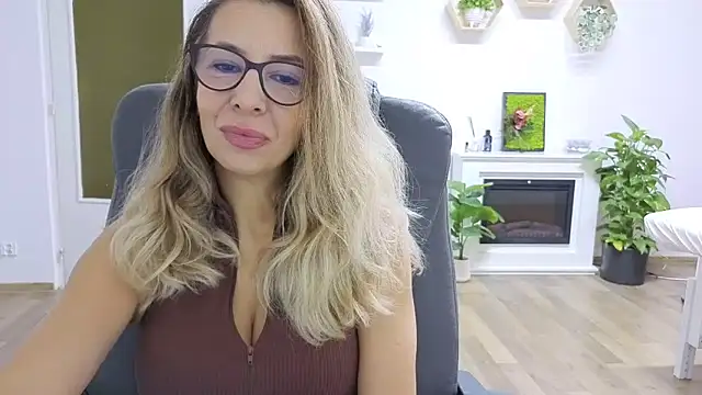 SukyGirl online show from 11-13-25, 08:18