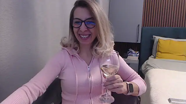 SukyGirl online show from 02-12-25, 11:40