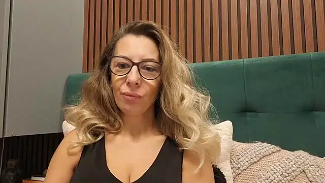 SukyGirl online show from 11-26-25, 11:21