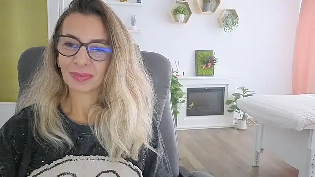 SukyGirl online show from 09-24-25, 06:53