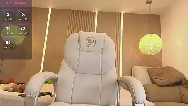 ella harper online show from 03-18-25, 01:35