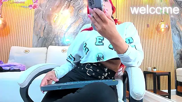 ella harper online show from 11-28-25, 01:50