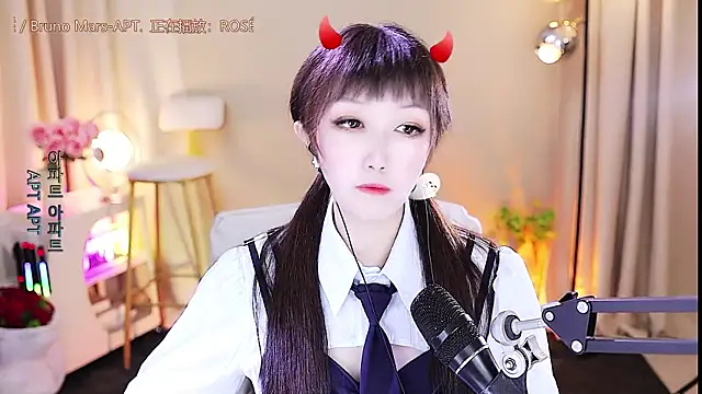 xiaoya666--baby online show from 10-30-25, 03:42