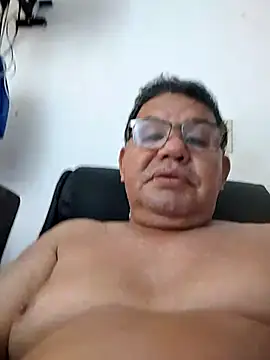Snapshot of catatunboculion chatting on 06-01-26, 03:33 catatunboculion online show from 06-01-26, 03:33