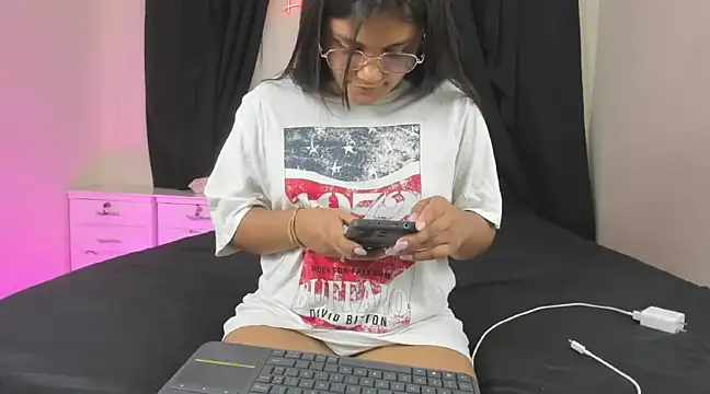 lindacastro02 online show from 02-20-25, 11:21