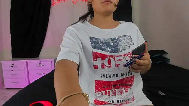 lindacastro02 online show from 12-08-24, 01:41