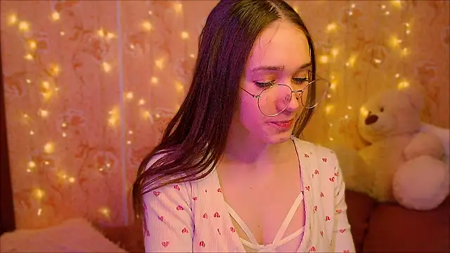 fluffy kitty  online show from 02-24-26, 06:31