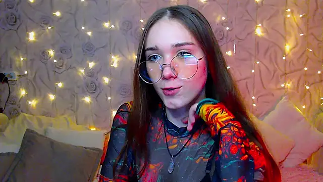 Snapshot of fluffy_kitty_ chatting on 10-08-25, 01:23 fluffy kitty online show from 10-08-25, 01:23