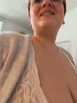 Sweetleeahxx online show from 02-17-26, 04:15