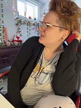 Sweetleeahxx online show from 03-27-26, 12:28