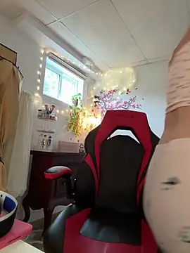 Sweetleeahxx online show from 09-23-25, 12:45