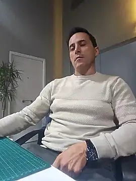 Snapshot of Lucas___81 chatting on 01-09-26, 07:10 Lucas 81 online show from 01-09-26, 07:10