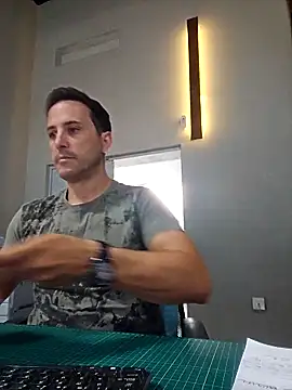 Lucas   81 online show from 10-25-25, 07:51