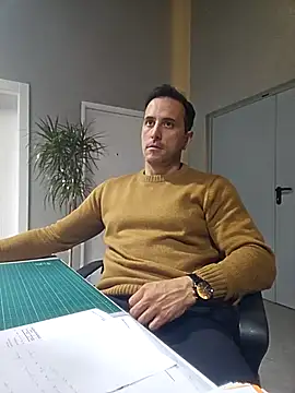 Snapshot of Lucas___81 chatting on 12-04-25, 06:40 Lucas 81 online show from 12-04-25, 06:40