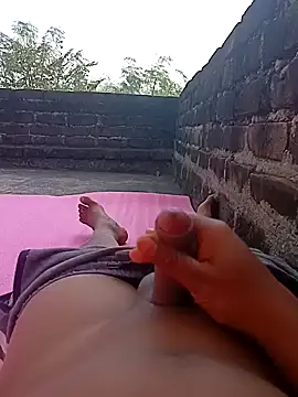 Snapshot of Tanker_95 chatting on 12-27-24, 04:36 Tanker 95 online show from 12-27-24, 04:36