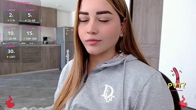 Lucia star   online show from 11-29-25, 03:45