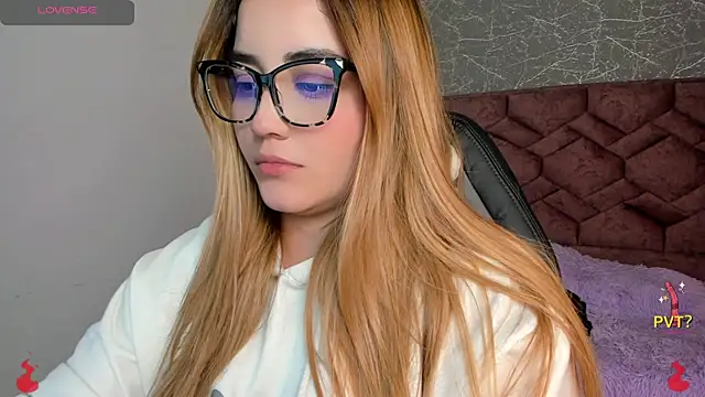 Snapshot of Lucia_star__ chatting on 01-28-25, 11:07 Lucia star   online show from 01-28-25, 11:07
