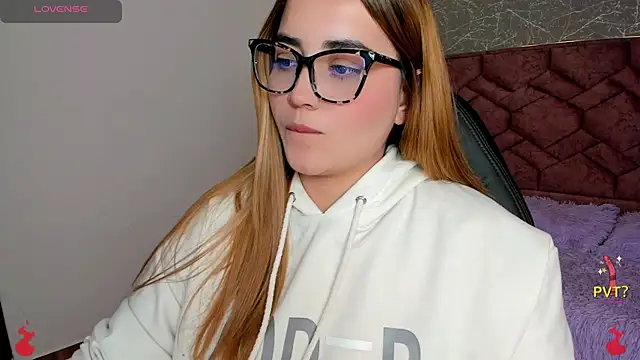 Snapshot of Lucia_star__ chatting on 01-21-25, 06:23 Lucia star   online show from 01-21-25, 06:23