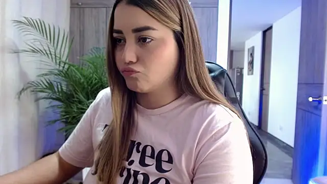 Lucia star   online show from 01-10-26, 05:41