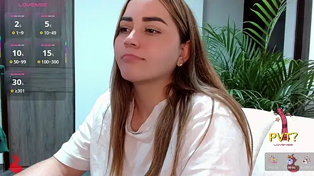 Lucia star   online show from 10-28-25, 02:45