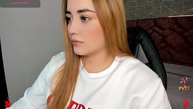Snapshot of Lucia_star__ chatting on 01-11-25, 11:45 Lucia star   online show from 01-11-25, 11:45