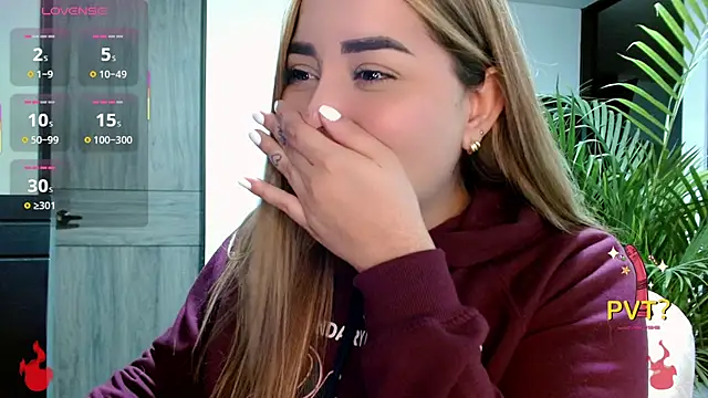 Lucia star   online show from 11-11-25, 01:33