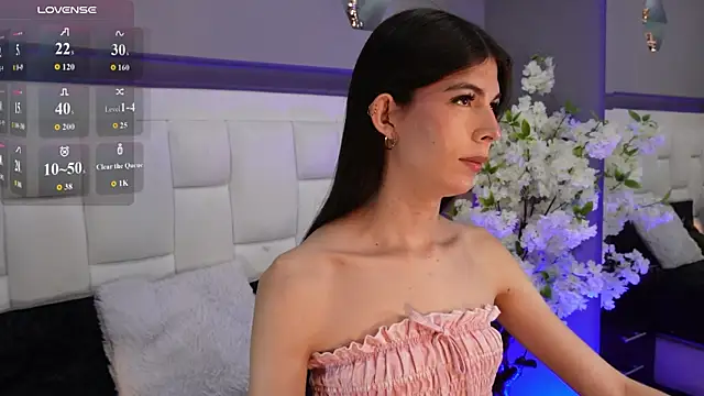 Snapshot of CuteAri chatting on 11-14-25, 08:23 CuteAri online show from 11-14-25, 08:23