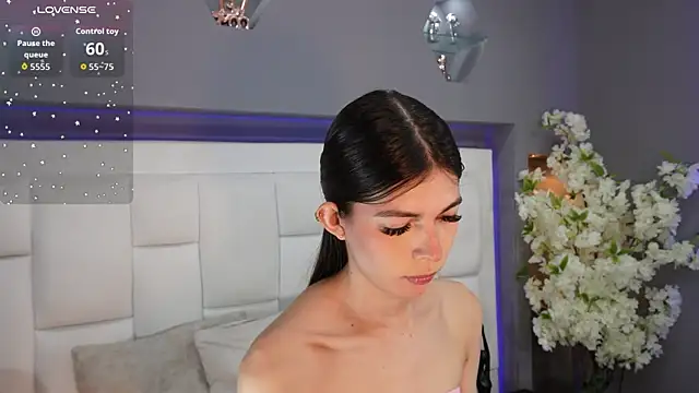 Snapshot of CuteAri chatting on 01-06-26, 08:46 CuteAri online show from 01-06-26, 08:46