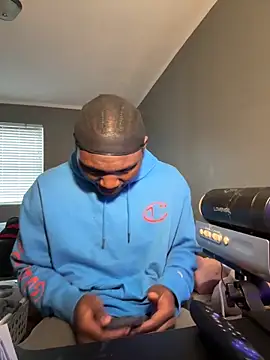 Festivitiesking1 online show from 12-19-25, 04:53