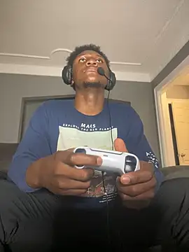 Snapshot of Festivitiesking1 chatting on 10-29-25, 10:31 Festivitiesking1 online show from 10-29-25, 10:31