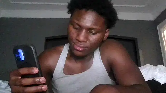 Snapshot of Festivitiesking1 chatting on 10-10-25, 12:33 Festivitiesking1 online show from 10-10-25, 12:33