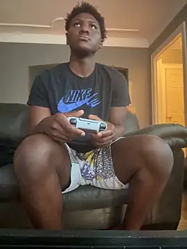 Snapshot of Festivitiesking1 chatting on 10-18-25, 12:29 Festivitiesking1 online show from 10-18-25, 12:29