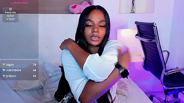 Snapshot of IvyBliss8 chatting on 02-25-25, 06:01 IvyBliss8 online show from 02-25-25, 06:01