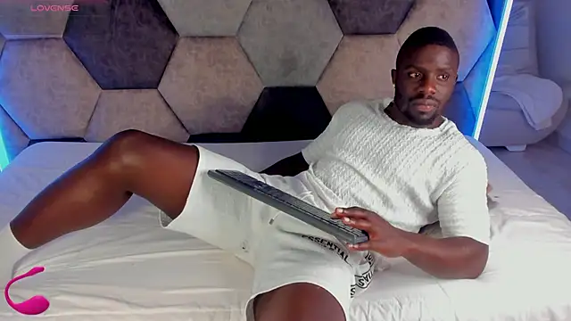 Latrellx7 online show from 02-16-26, 03:38