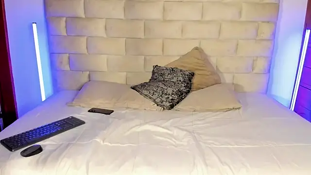 Latrellx7 online show from 02-05-26, 12:06