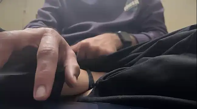 Snapshot of SexMachine1069 chatting on 01-20-25, 04:55 SexMachine1069 online show from 01-20-25, 04:55