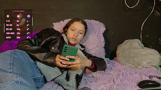 sweetdam12 online show from 09-17-25, 08:33