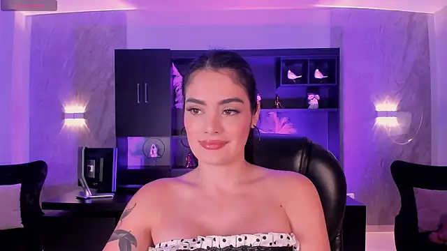 GiaFerrara online show from 02-18-26, 07:21