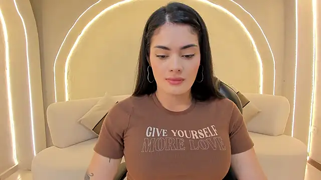 GiaFerrara online show from 11-18-25, 02:49