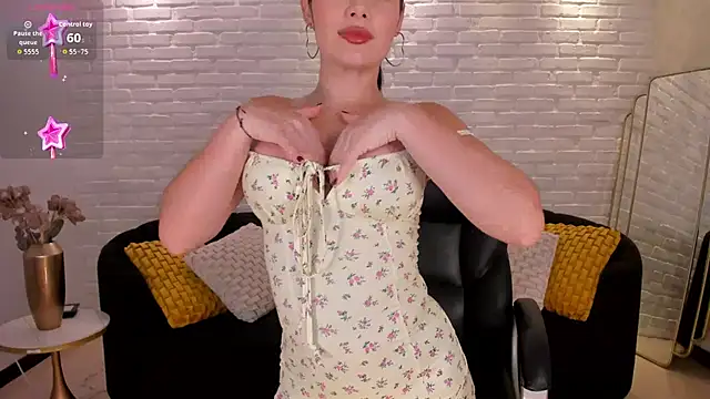 GiaFerrara online show from 11-18-25, 07:28