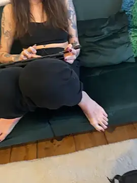 Thunder-Cunt online show from 12-16-25, 01:48