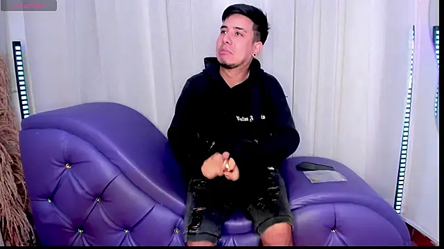 Yourslust  online show from 11-23-25, 01:32