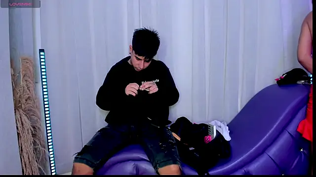 Yourslust  online show from 11-21-25, 09:14