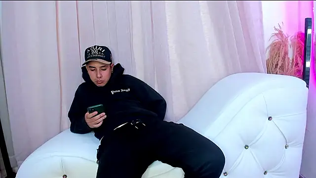 Yourslust  online show from 03-21-26, 02:02