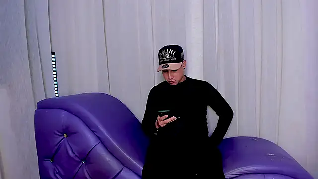 Yourslust  online show from 01-08-26, 12:33